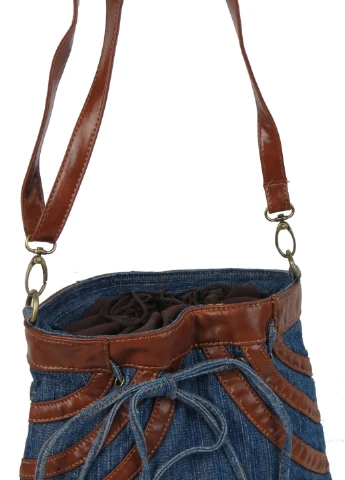 Молодіжна джинсова сумка у формі жіночої спідниці 28х24х8 см FASHION JEANS (257064024)