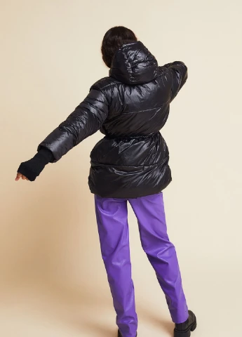 Черная зимняя куртка H&M