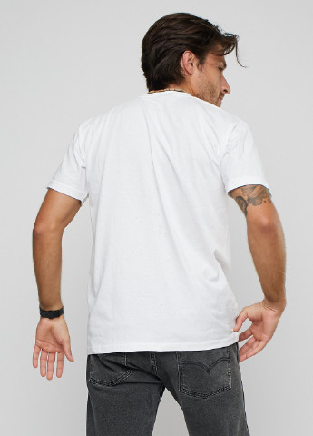 Белая футболка мужская с принтом белая YAPPI