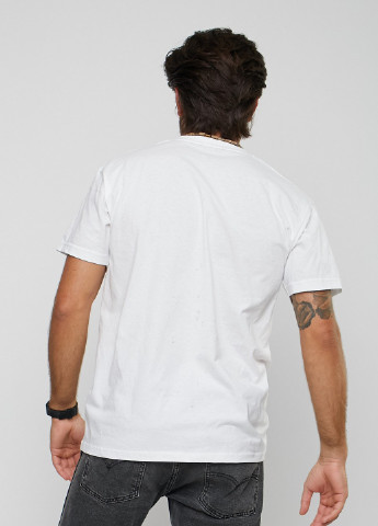 Біла футболка чоловіча з принтом біла YAPPI