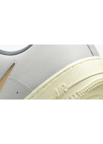 Сірі кросівки демісезон Nike