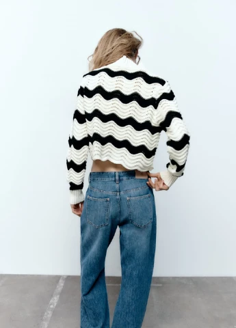 Белый демисезонный свитер Zara