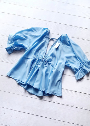 Голубая демисезонная блуза голубая с завязками на спинке Boohoo