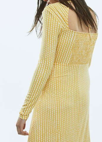 Желтое кэжуал платье H&M с рисунком