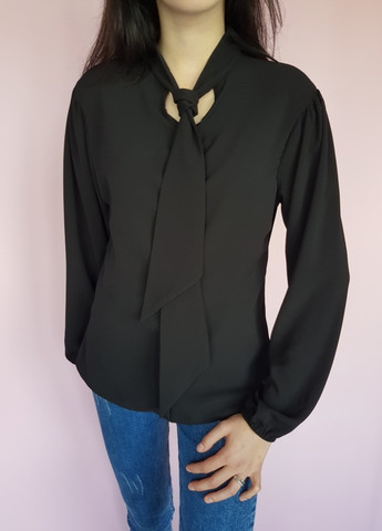 Чёрная блуза однотонная на пуговицах черная Boohoo