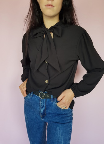 Чёрная блуза однотонная на пуговицах черная Boohoo