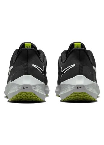 Чорно-білі кросівки демісезон Nike