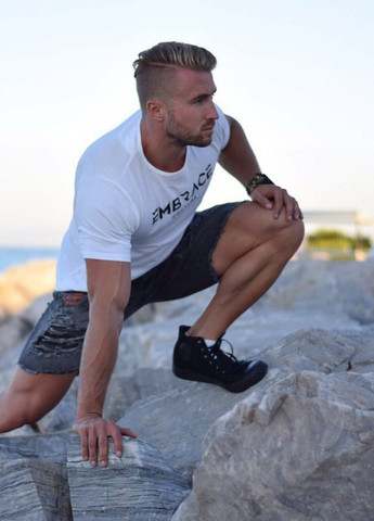 Біла футболка чоловіча Flyfirefly