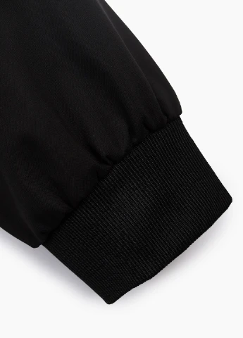 Черная демисезонная ветровка No Brand