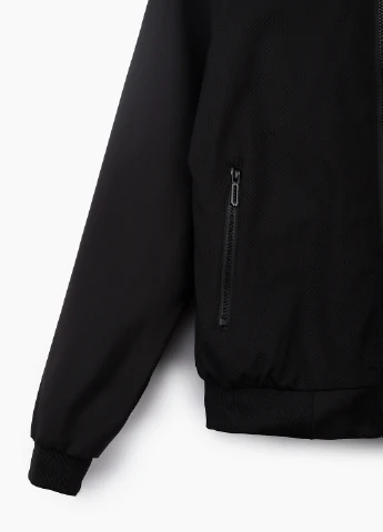 Черная демисезонная ветровка No Brand