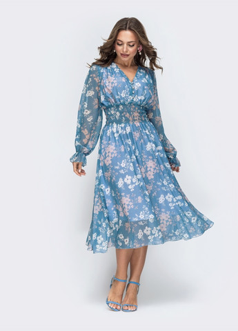 Голубое шифоновое платье с принтом и широкой резинкой по талии голубое Dressa