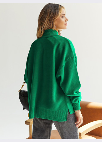 Зеленый зимний свитер зеленого цвета с удлинённой спинкой Dressa