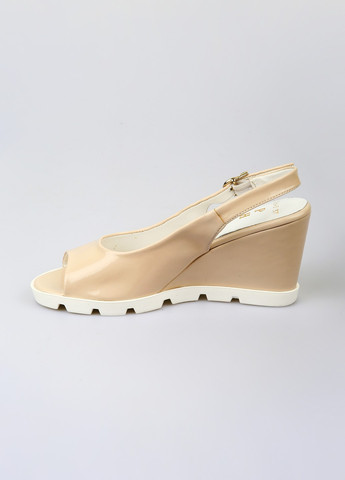 Бежевые босоножки Phany