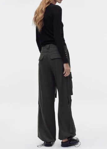 Черный демисезонный свитер Zara