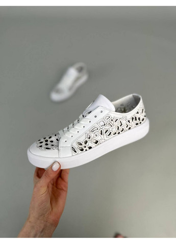 Белые женские кожаные кеды 36 VZUTIK