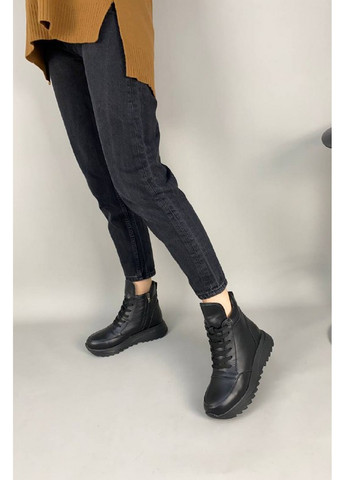 Черные демисезонные женские кожаные кроссовки 36 VZUTIK