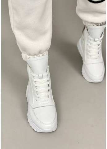 Белые демисезонные женские кожаные кроссовки 36 VZUTIK