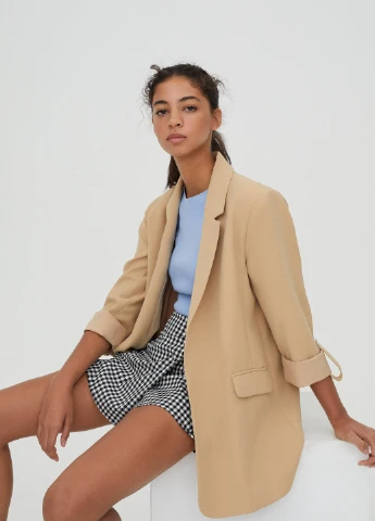 Бежевый женский жакет Pull & Bear -