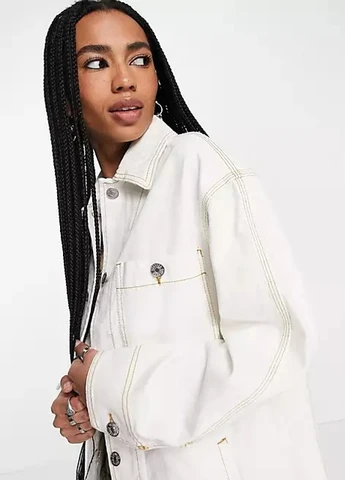 Молочна куртка Bershka