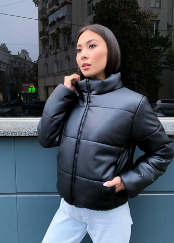 Чорна демісезонна жіноча матова куртка еко-шкіра s-m l-xl (42-44 46-48) осіння куртка шкіряна чорна No Brand