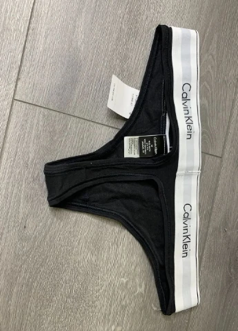 Жіночі труси стрінги Underwear F3786E-001 M Black Calvin Klein (258261460)