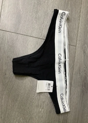 Жіночі труси стрінги Underwear F3786E-001 M Black Calvin Klein (258261460)