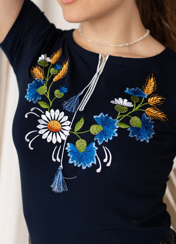 Вишита жіноча футболка "Віночок" MEREZHKA украинская символика синяя кэжуал вискоза