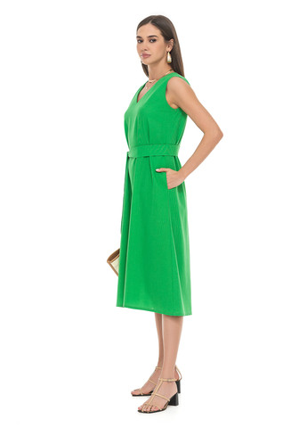 Зеленое расклешенное льняное однотонное платье SVTR