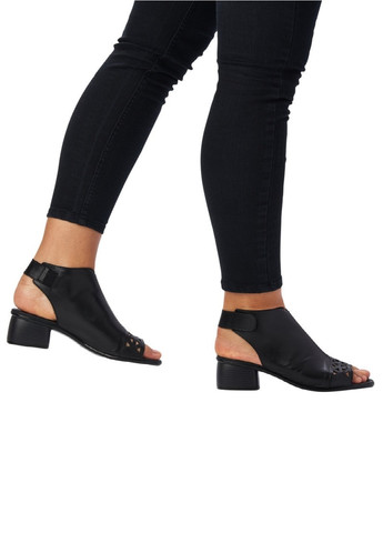 Черные босоножки Remonte