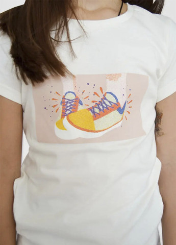 Молочная летняя футболка для девочки Роза