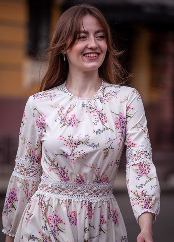 Белое коктейльное платье а-силуэт STNINA с цветочным принтом