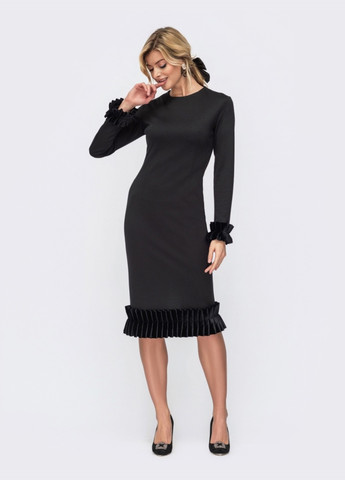 Черное черное платье приталенного силуэта с бархатной отделкой Dressa