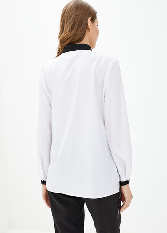 Біла демісезонна блузка Luzana