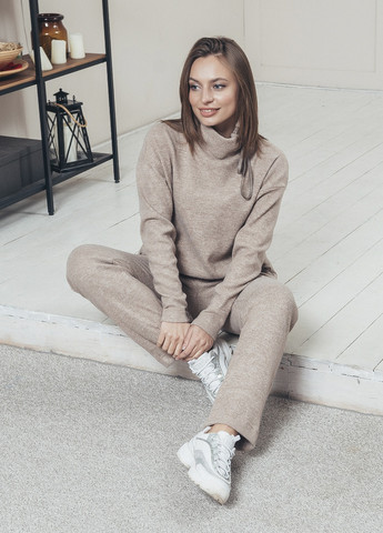 Комбінезон Luzana однотонний бежевий кежуал