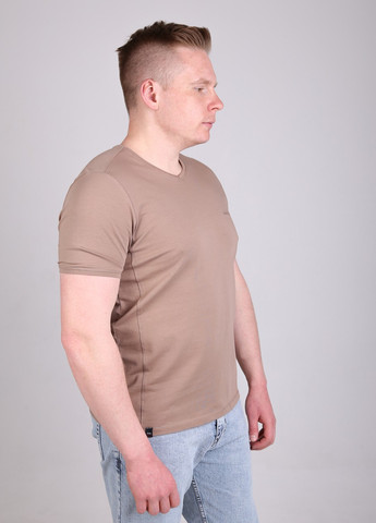 Бежевая футболка мужская бежевая с мысом стрейчевая однотонная с коротким рукавом Jean Piere Прямая