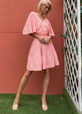 Персиковое повседневный платье из прошвы в нежном розовом цвете Jadone Fashion однотонное