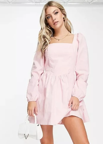 Розовое платье Missguided
