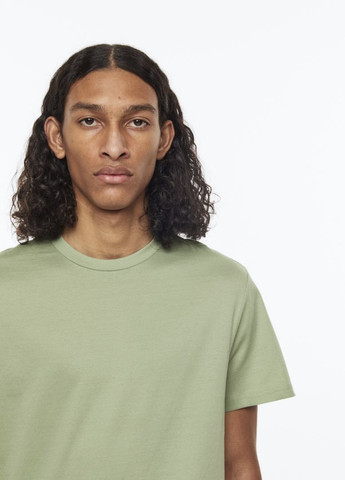 Оливковая базовая футболка H&M regular fit
