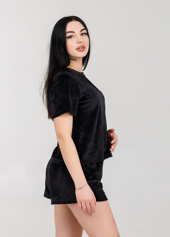 Чорна всесезон піжама велюр (футболка-шорти) чорний футболка + шорти SONTSVIT