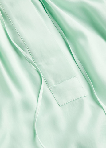 Светло-зеленая летняя блузка H&M