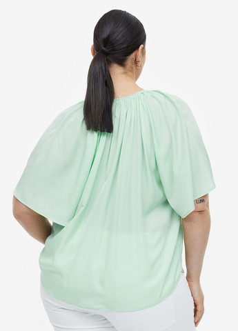 Світло-зелена літня блузка H&M