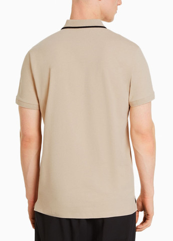 Бежевая футболка-поло для мужчин Bershka