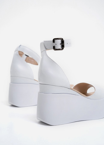 Белые босоножки женские ISSA PLUS с ремешком