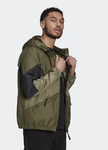 Оливковая (хаки) куртка adidas
