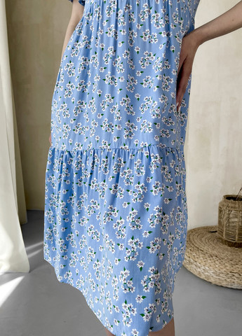 Голубое повседневный женское платье до колена с цветочным принтом и коротким рукавом голубое 700000262 клеш, колокол, с юбкой-солнце, оверсайз Merlini с цветочным принтом