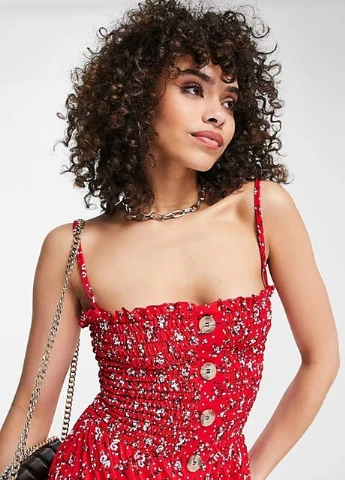 Червона сукня Missguided