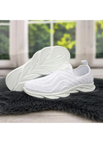 Білі осінні кросівки жіночі текстильні з візерунком Gipanis