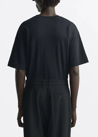 Черная футболка Zara