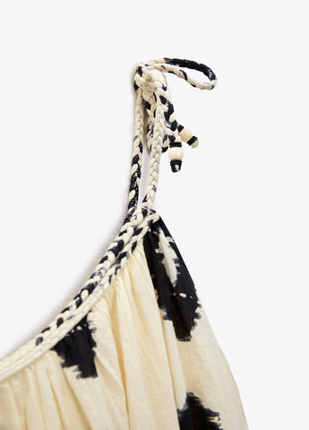 Молочное повседневный платье Zara с геометрическим узором