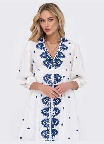 Молочное кэжуал хлопковое кежуал платье молочного цвета с вышивкой клеш Dressa с орнаментом